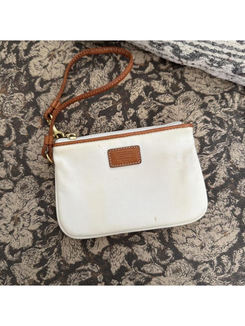 Vintage y2k small Coach white and brown leather wristlet
